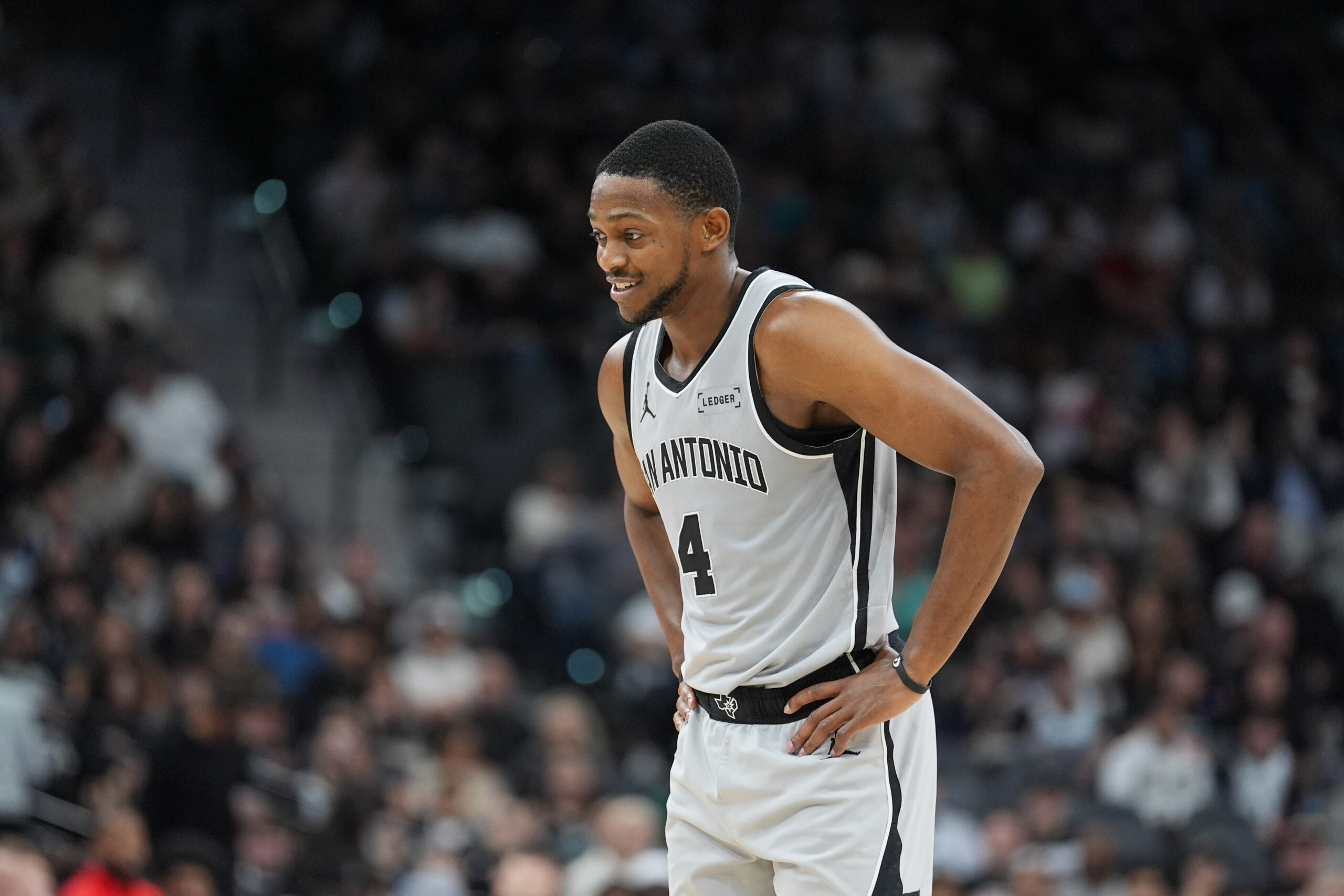 NBA 直播赛后战报：福克斯、卡斯尔和哈珀在温班亚马缺阵时对快船的比赛中大放异彩